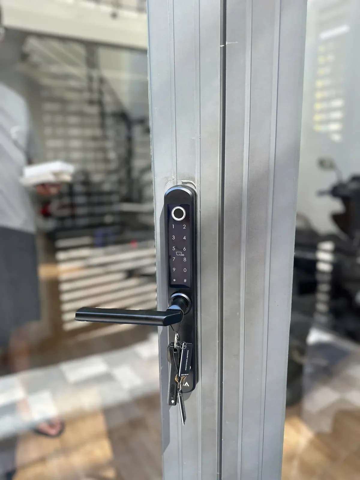Khóa AKIA SL210 lắp trên cửa nhôm Xingfa