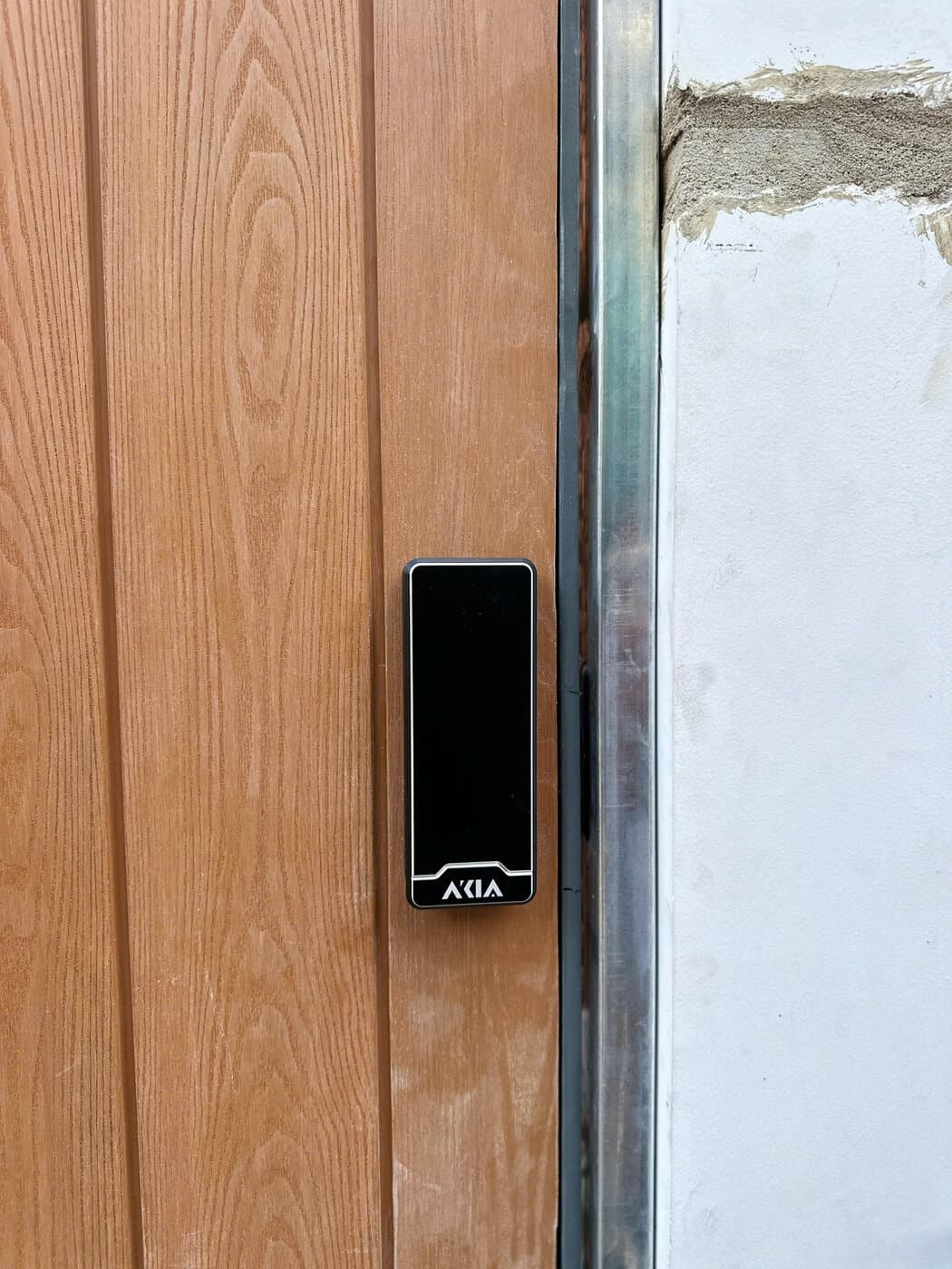 Khoá điện tử lắp cửa gỗ — công trình thực tế doorlock.vn