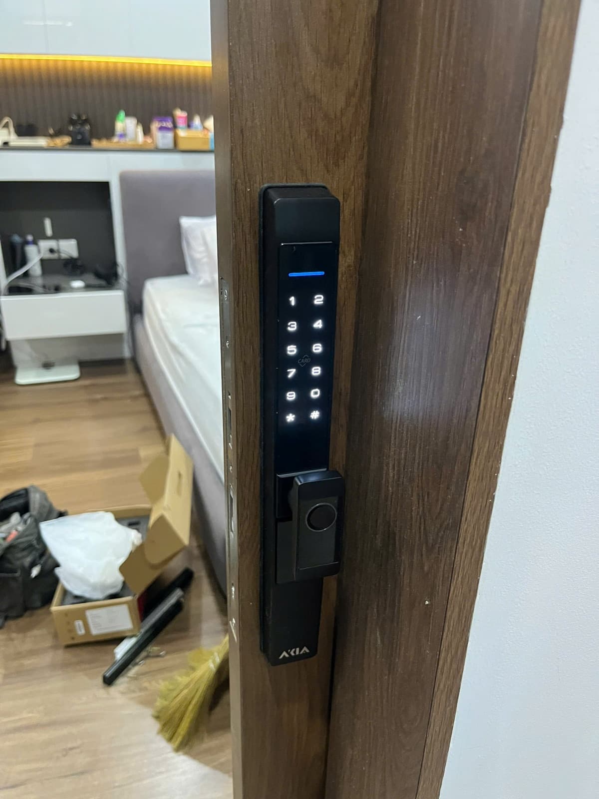 Khoá điện tử lắp cửa gỗ — công trình thực tế doorlock.vn (13/06/2026)