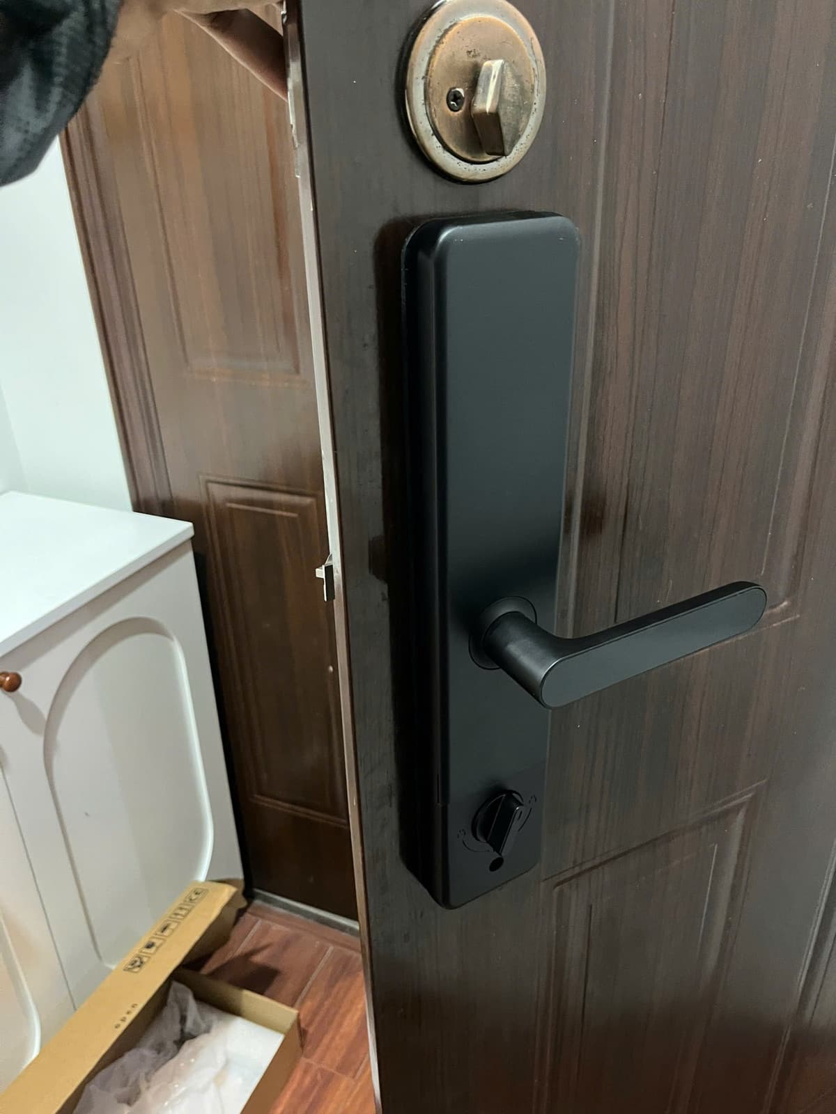 Khoá điện tử lắp cửa gỗ — công trình thực tế doorlock.vn (13/06/2026)
