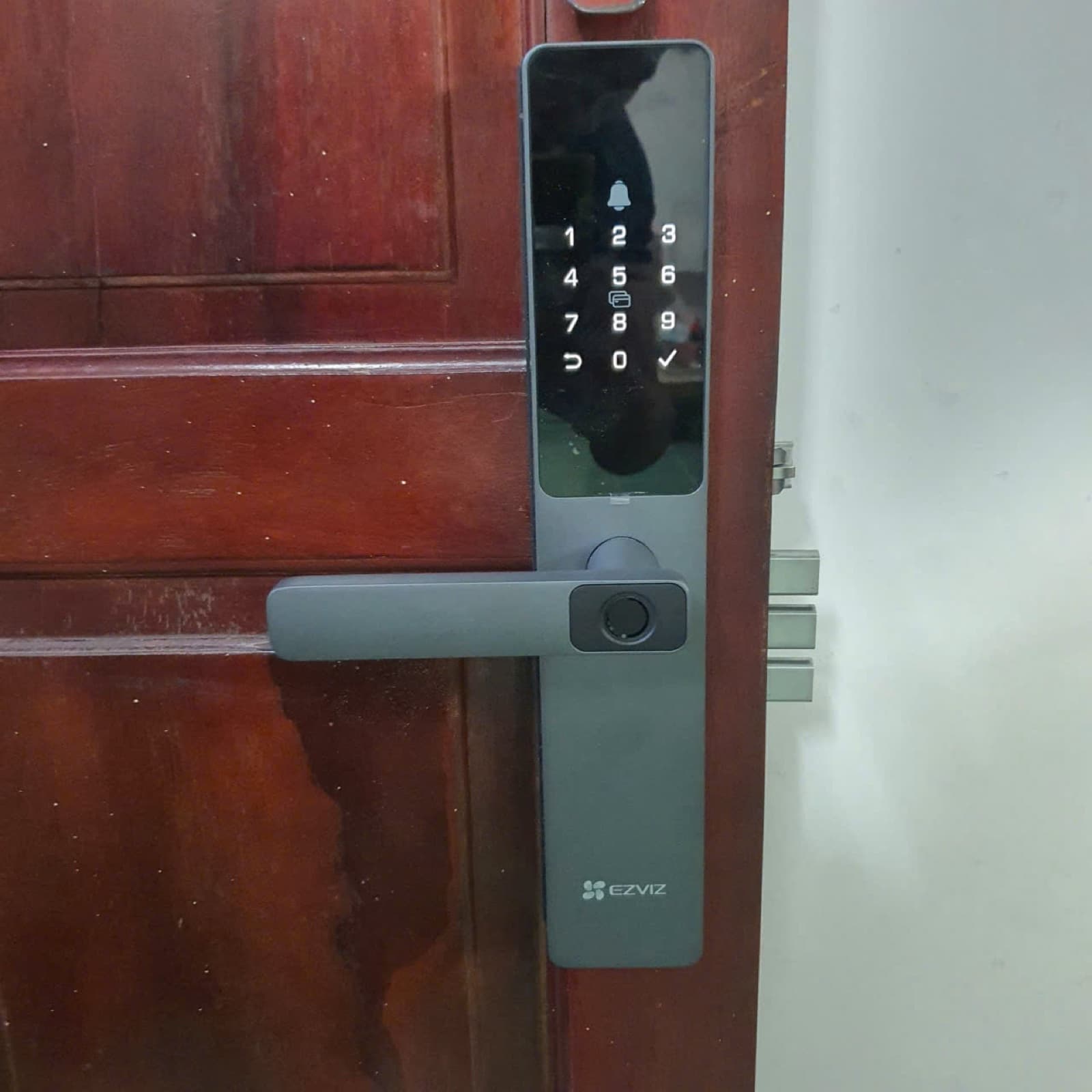Khoá điện tử lắp cửa gỗ — công trình thực tế doorlock.vn (16/06/2026)