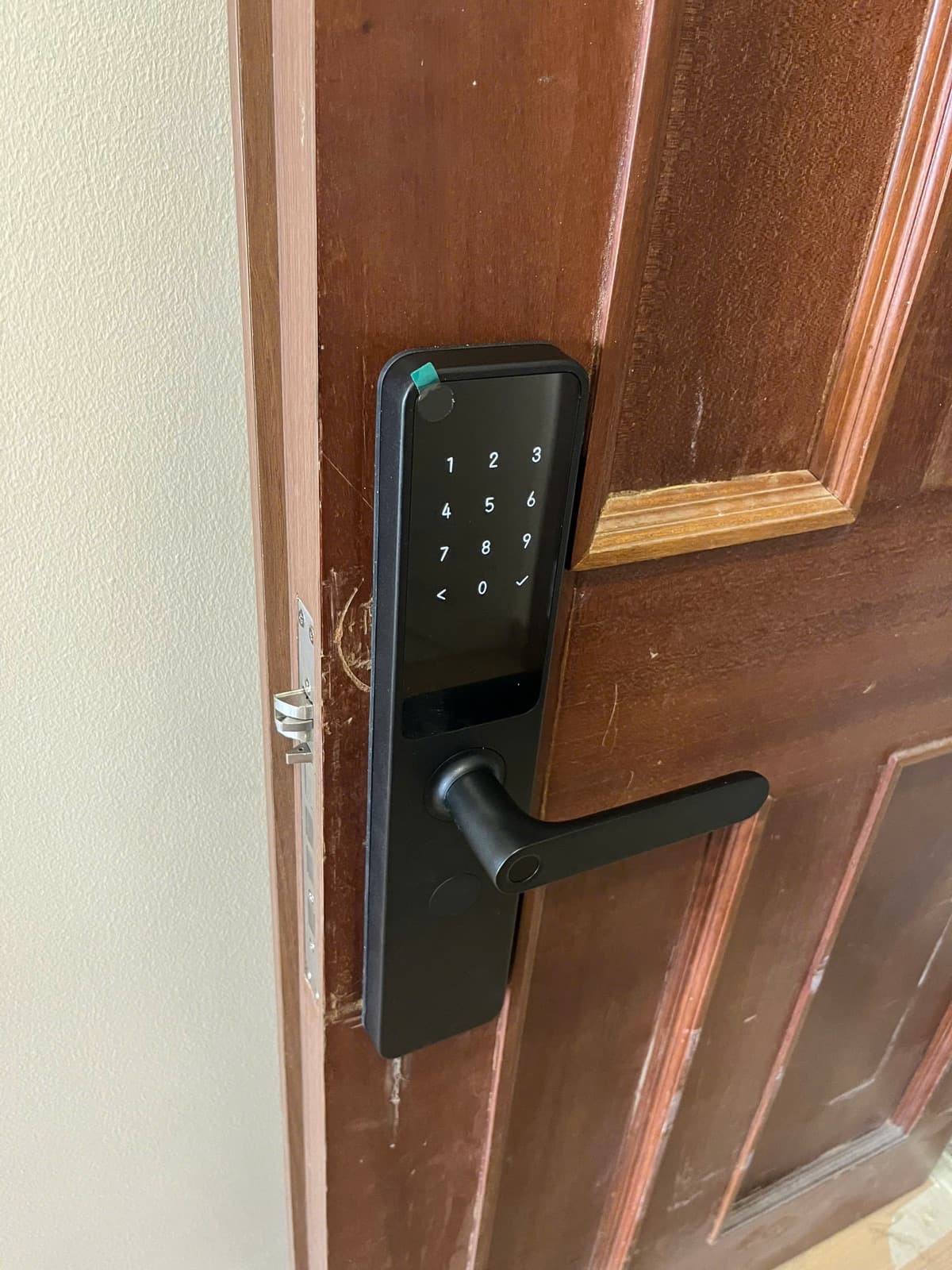 Khoá điện tử lắp cửa gỗ — công trình thực tế doorlock.vn (17/06/2026)