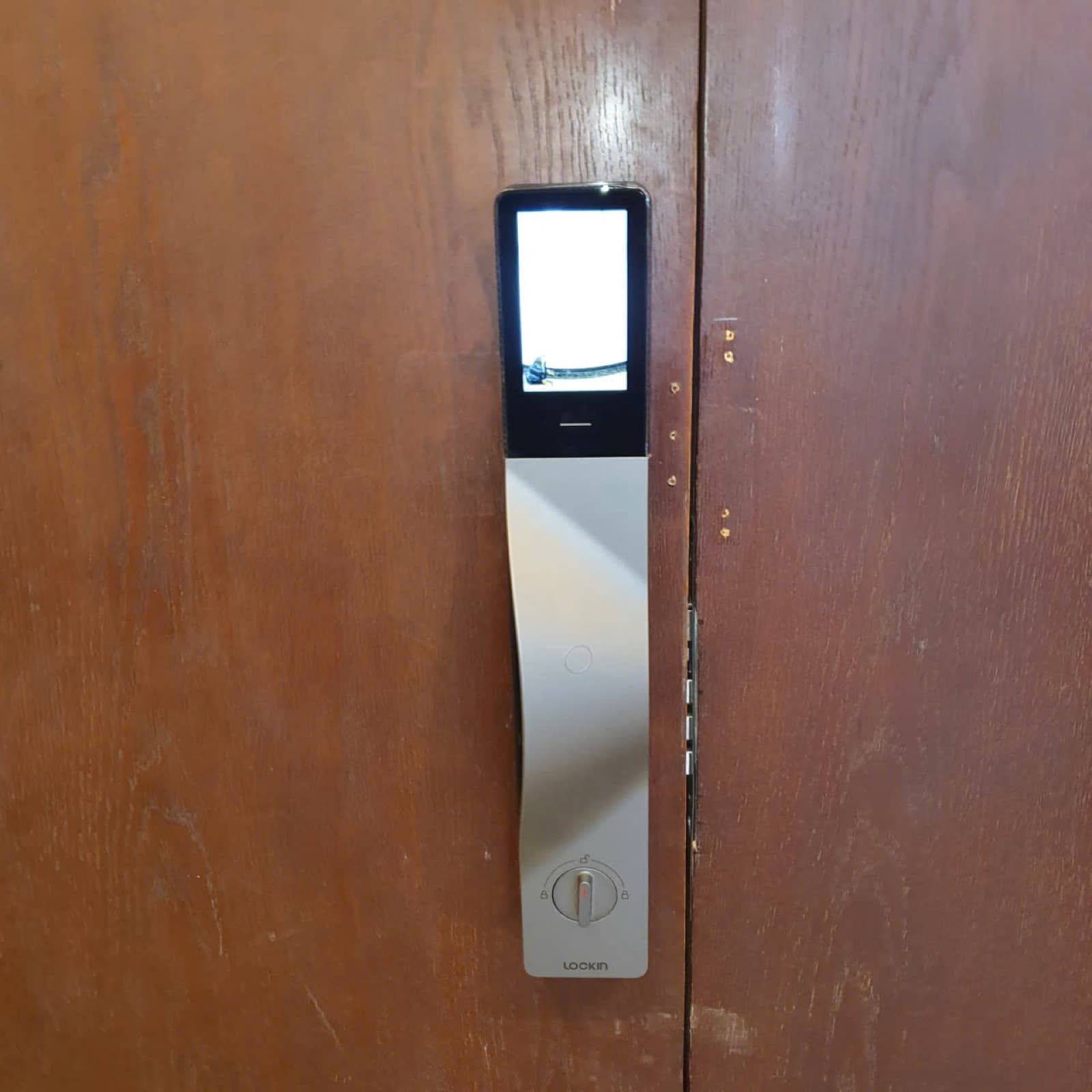 Khoá điện tử lắp cửa gỗ — công trình thực tế doorlock.vn (27/06/2026)