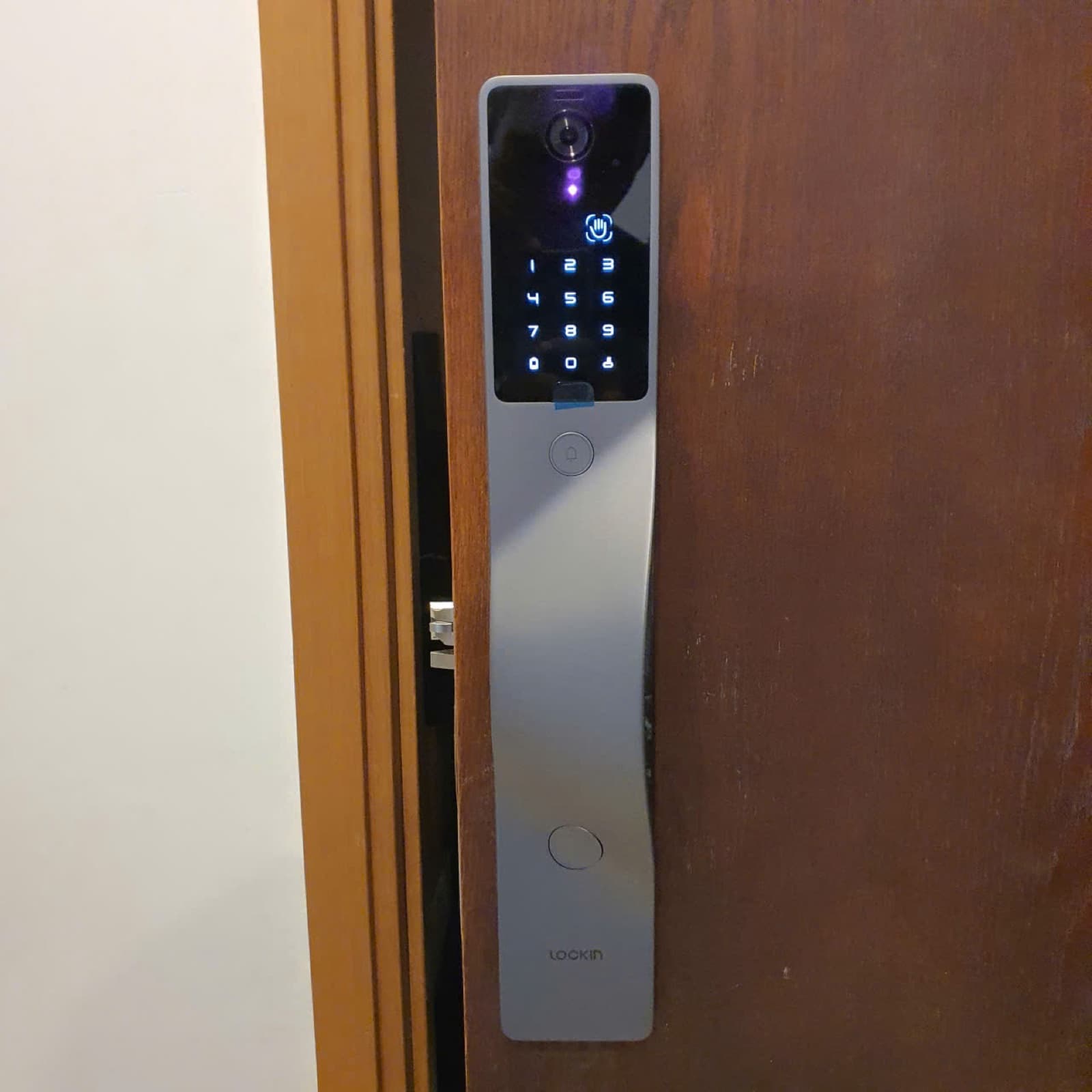Khoá điện tử lắp cửa gỗ — công trình thực tế doorlock.vn (27/06/2026)