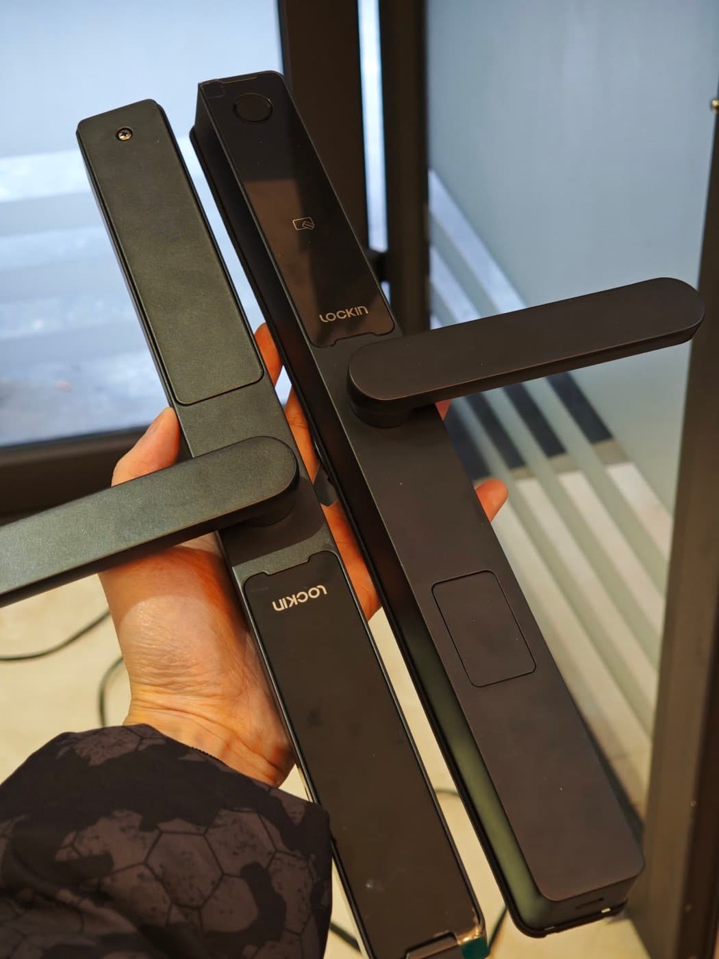 Công trình lắp khóa Lockin Slim Lock thực tế