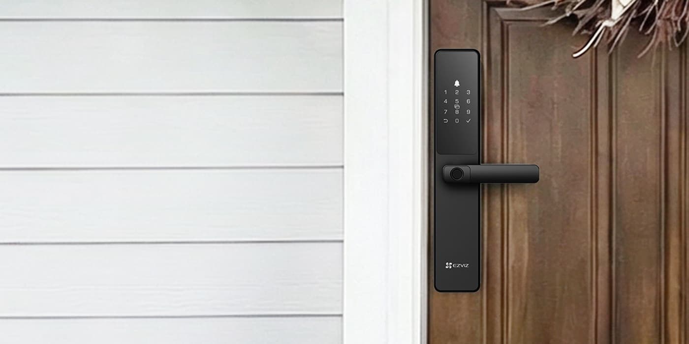 Khóa vân tay Ezviz Y2000 lắp trên cửa gỗ, bàn phím cảm ứng và chuông cửa