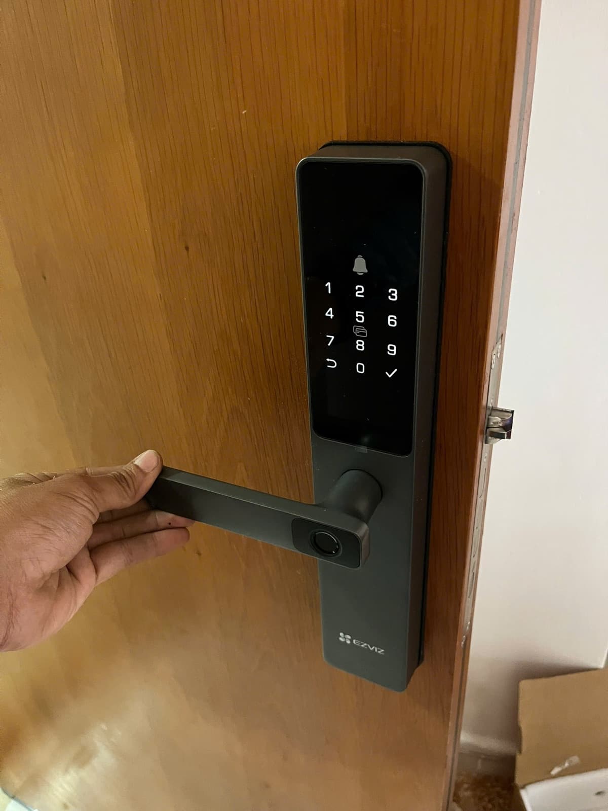 Khoá điện tử lắp cửa thép / cổng — công trình thực tế doorlock.vn (06/06/2026)