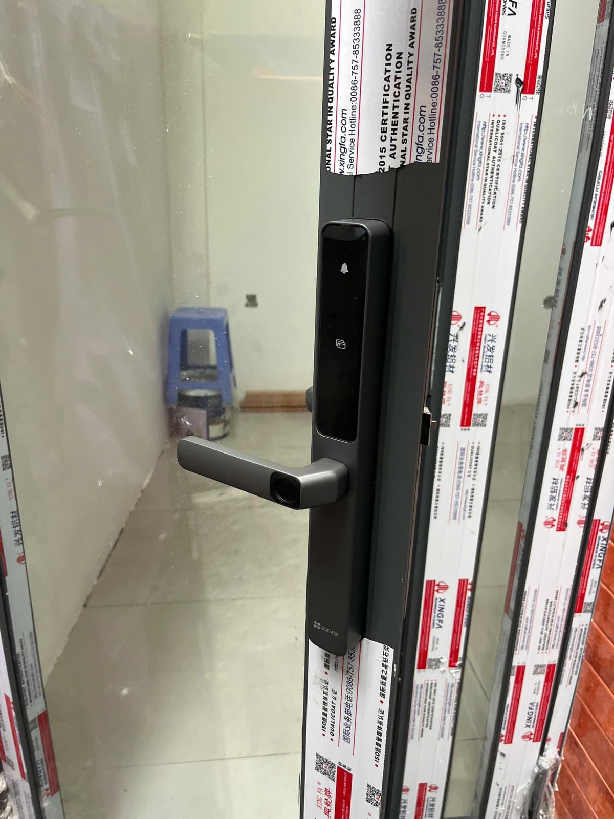 Khoá điện tử lắp cửa thép / cổng — công trình thực tế doorlock.vn (06/06/2026)