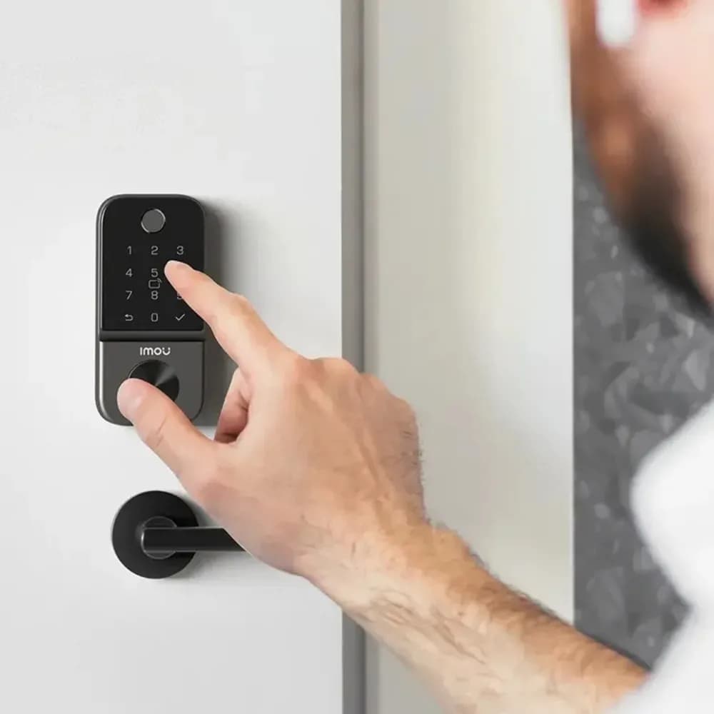 Lắp khóa Imou Cubo 1 - Nhà phố tại Bình Thạnh
