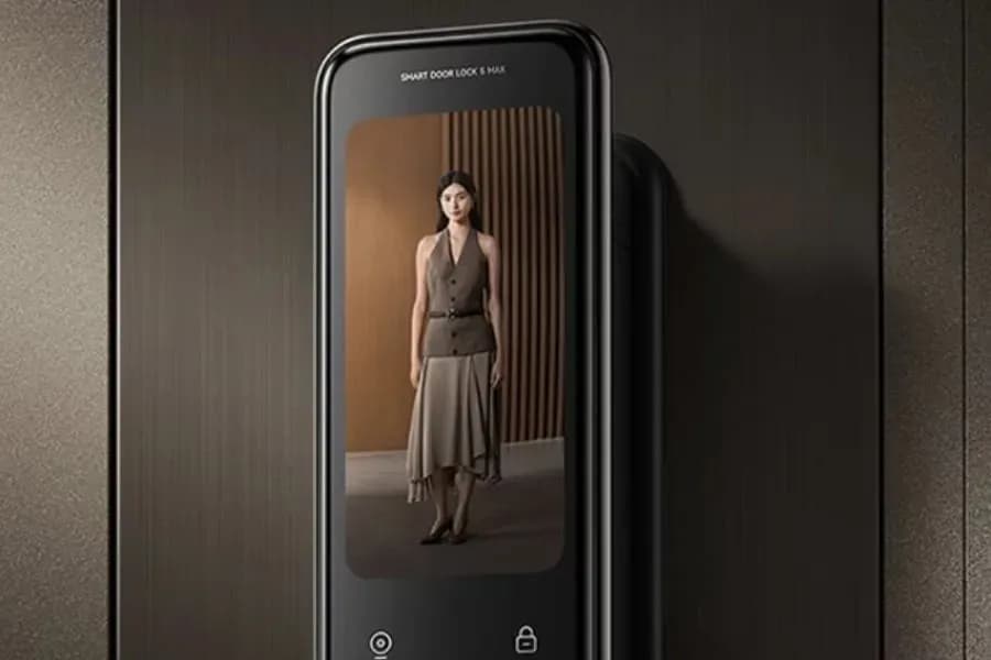 Khóa cửa thông minh Xiaomi Smart Lock 5 Max tích hợp màn hình lớn hiển thị hình ảnh người trước cửa