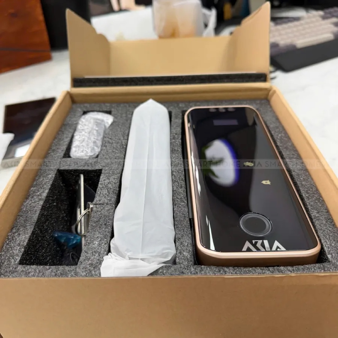 Bộ sản phẩm khóa cửa kính AKIA AZT-18 Pro trong hộp