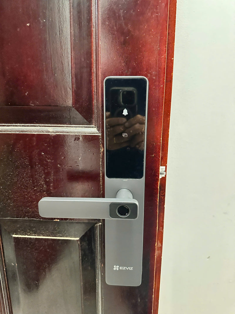 Hình ảnh thực tế của khoá Ezviz DL05